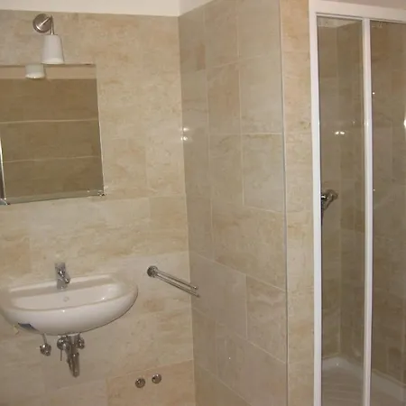 Schieszl 1 Apartment Zamardi